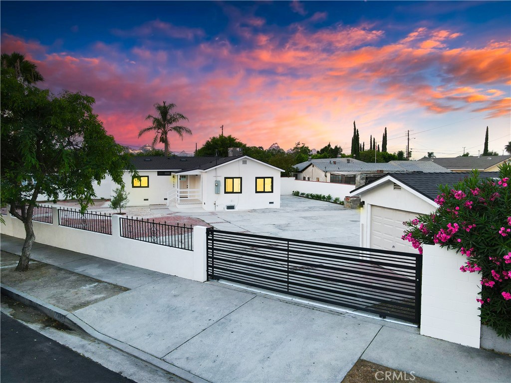 Our home is where our story begins...
Start your next chapter and build memories with your family in this beautiful 3-bedroom,2-bathroom home.
Thoughtfully designed with modern finishes and warm touches.This Home offers a perfect blend of comfort and style.the open-concept living area invites laughter and connection, while the updated kitchen is ready for shared meals and celebration.
This home is more than just a place to live -its where your family's story will be written for years to come.
Hurry this house will not last.