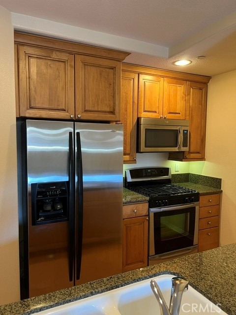 2750 Artesia
