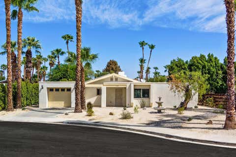 Photo of 1350 E Gem Circle, Palm Springs, CA 92262 (MLS # 219151739PS)