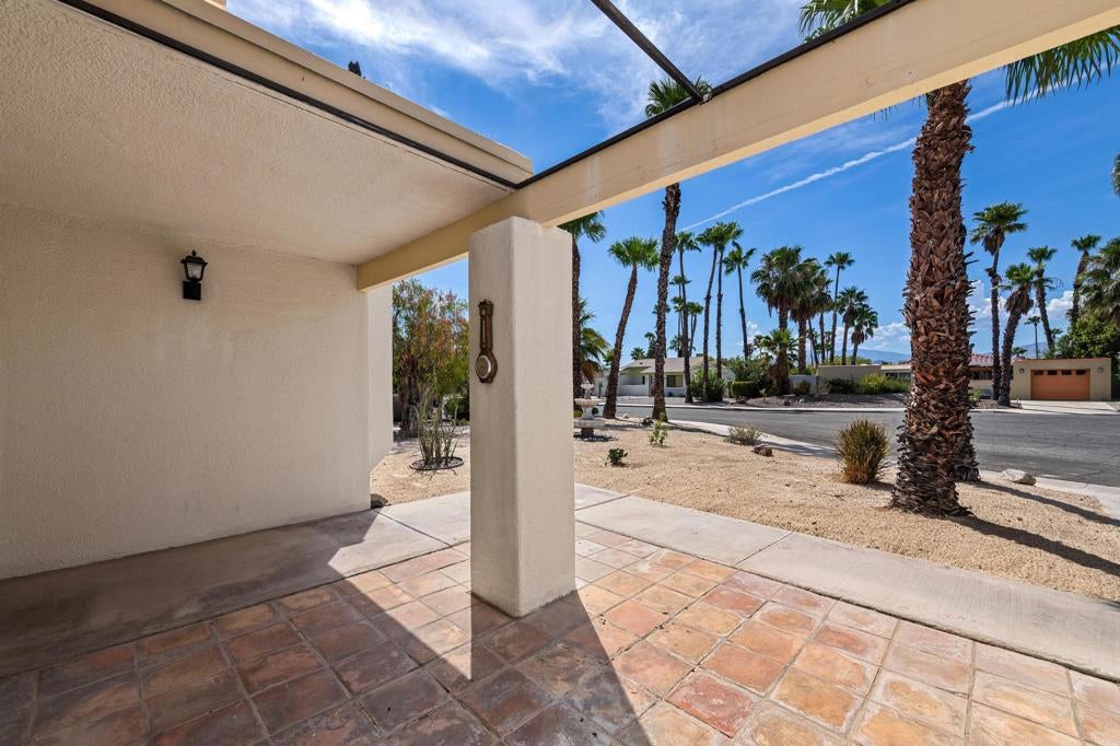1350 E Gem Circle