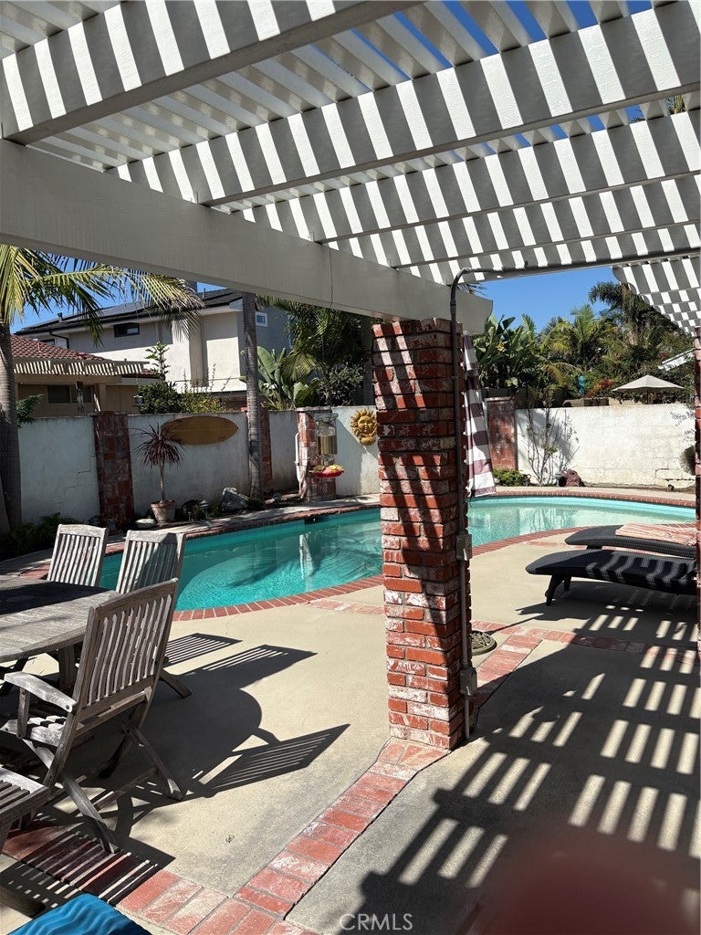 10142 Cliff Drive