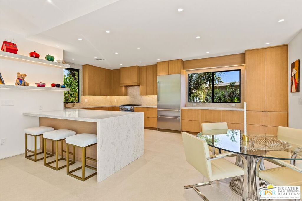 2264 Oakcrest Drive