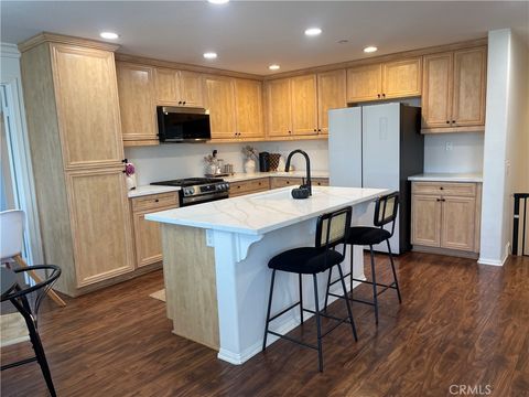 Photo of 3774 Dunkirk Dr, Oxnard, CA 93035 (MLS # SR25246007)