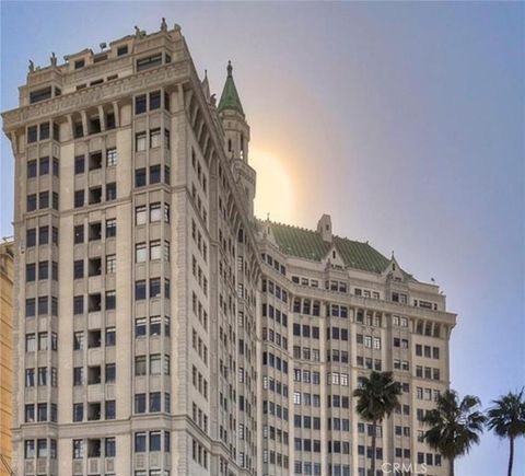 Photo of 800 E Ocean Boulevard, Long Beach, CA 90802 (MLS # PW25243372) Photo of 800 E Ocean Boulevard, Long Beach, CA 90802 (MLS # PW25243372)