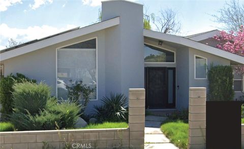 Photo of 4330 W Avenue L2, Lancaster, CA 93536 (MLS # DW25273385)