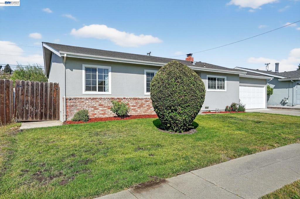 8578 8578 Deervale Rd