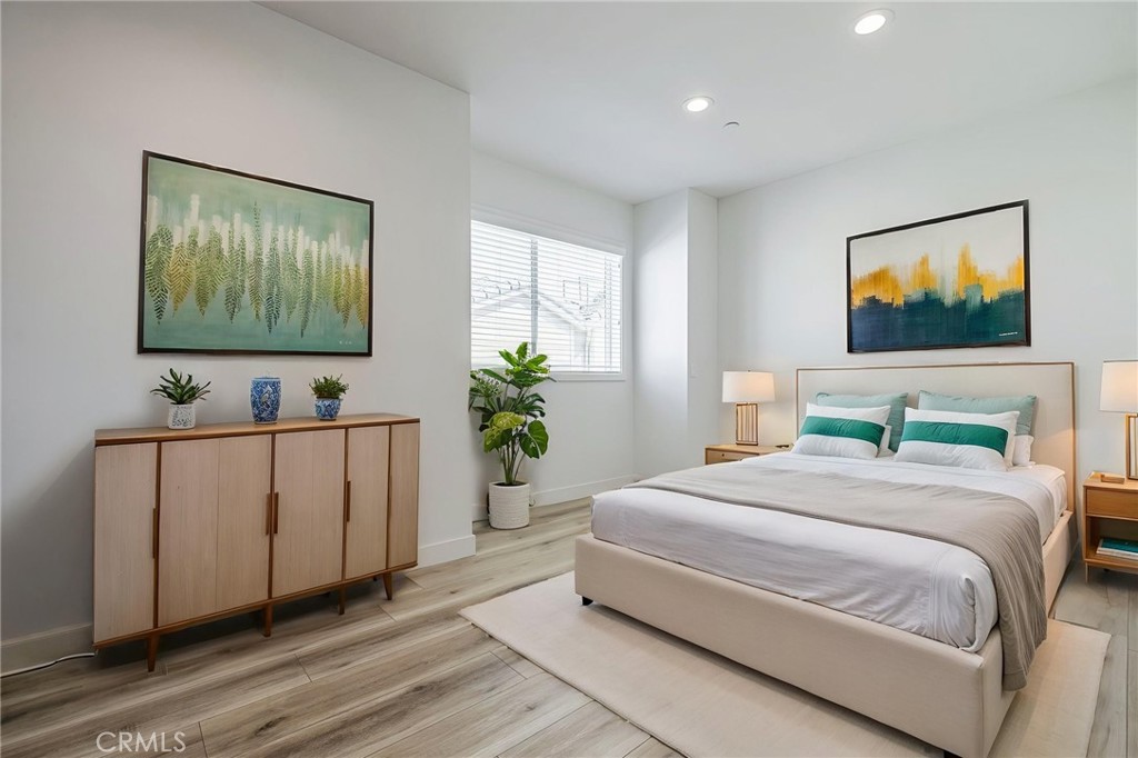 14662 W Sara Lane