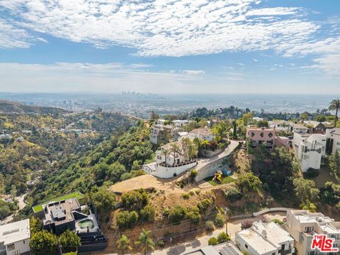 Photo of 2131 Kew Drive, Los Angeles, CA 90046 (MLS # 26680283)