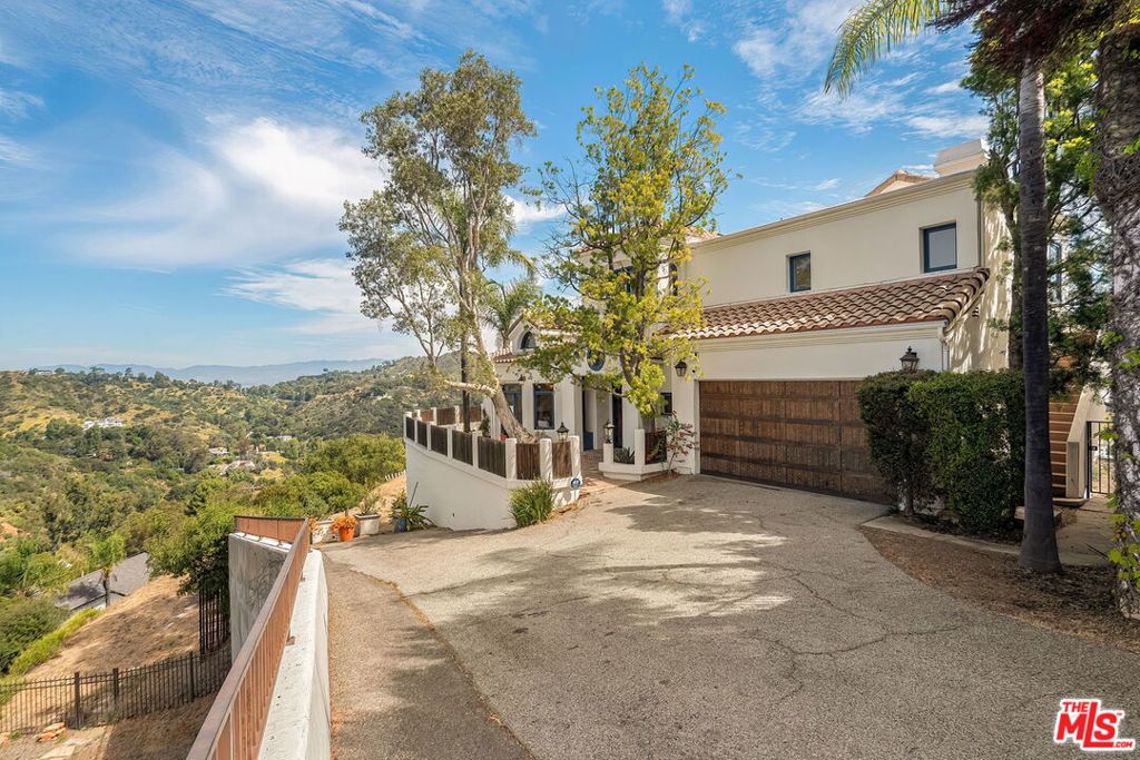 2131 Kew Drive