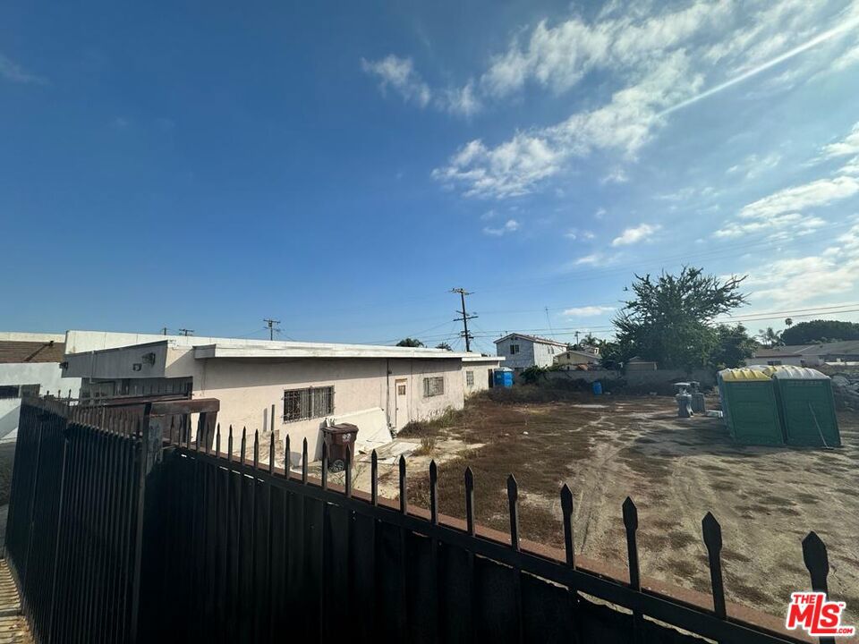 1726 W Compton Boulevard