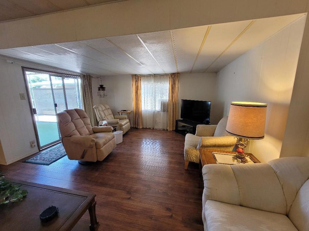 Palm Springs View Es - Manufactured In Park