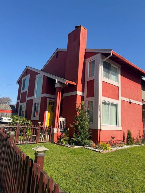 Photo of 1101 BARRETT AVE, Richmond, CA 94801 (MLS # 41122862)