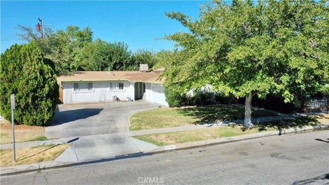 Photo of 45911 Kingtree Avenue, Lancaster, CA 93534 (MLS # SR26163547)