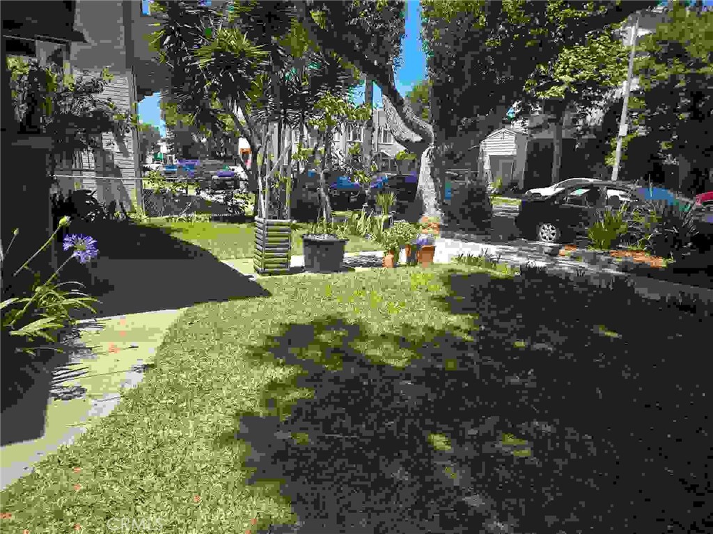 1121 Gladys Avenue