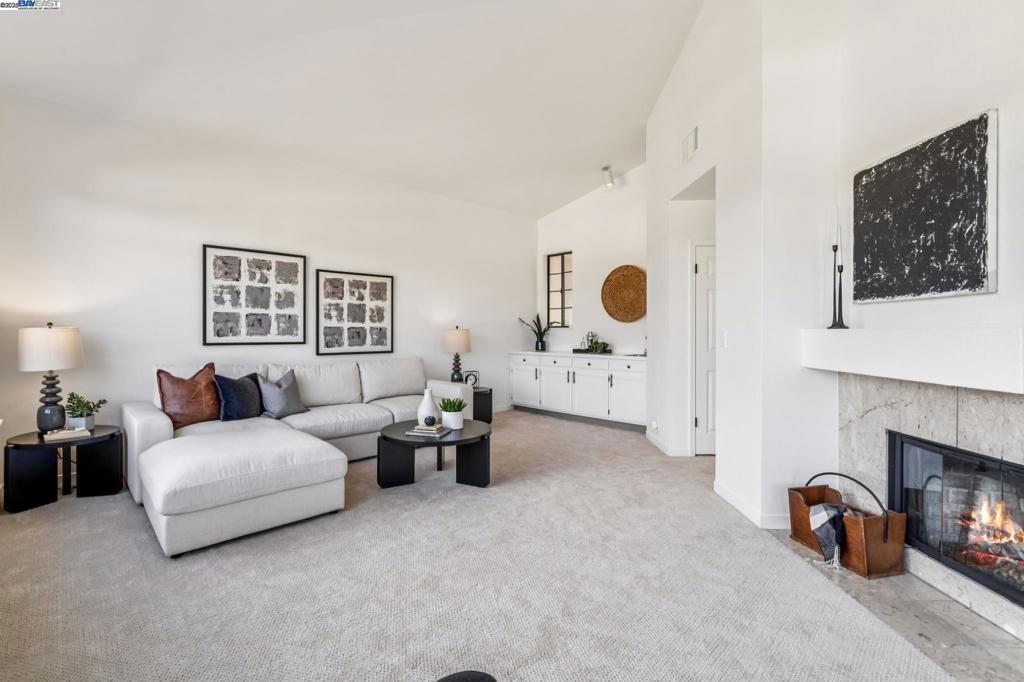 CANYON LAKES - Residential