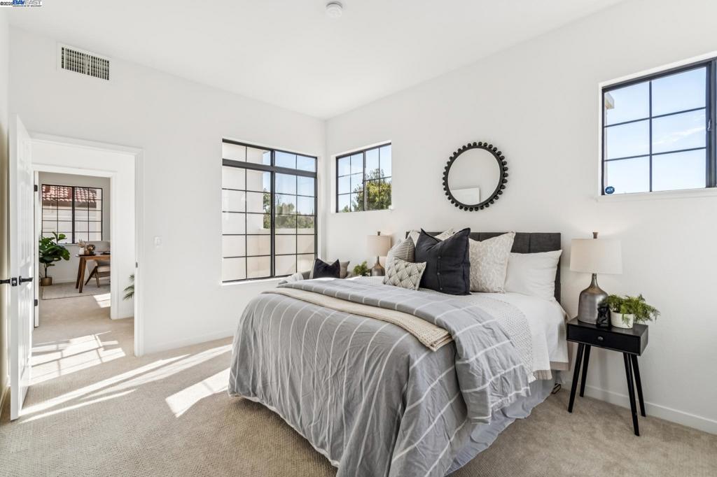 CANYON LAKES - Residential