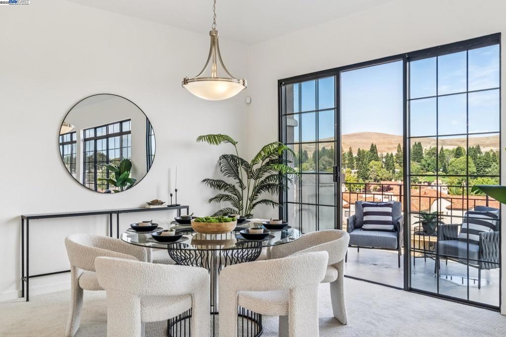 CANYON LAKES - Residential