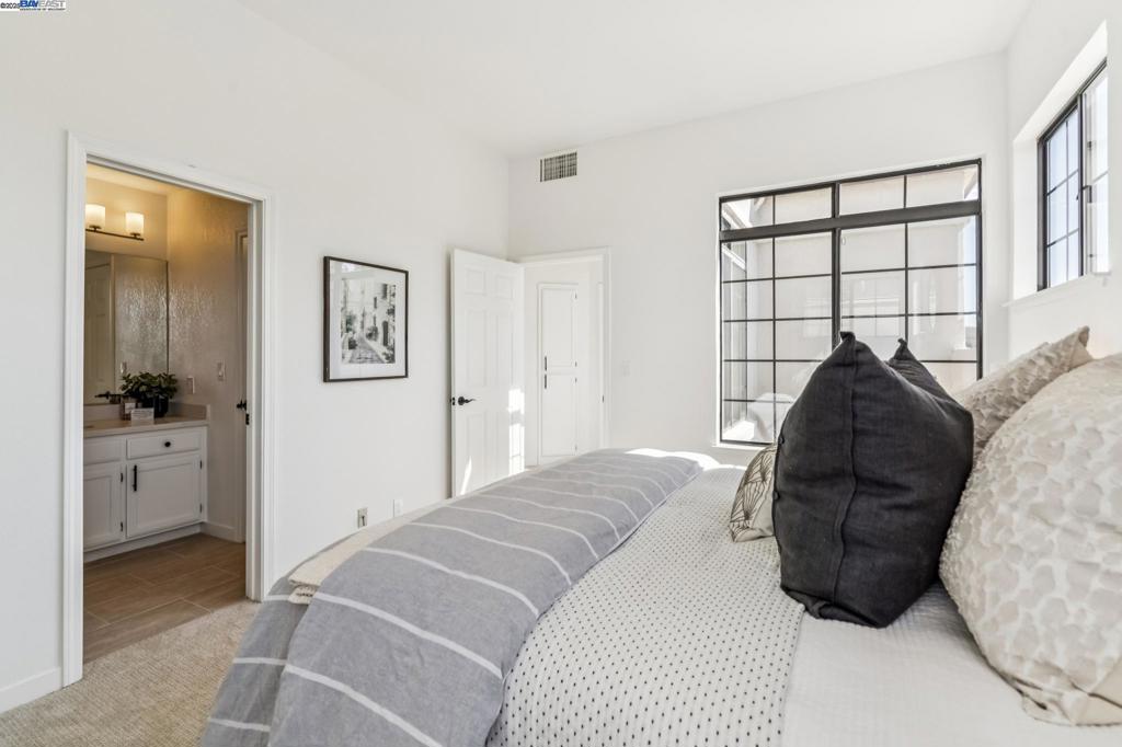 CANYON LAKES - Residential