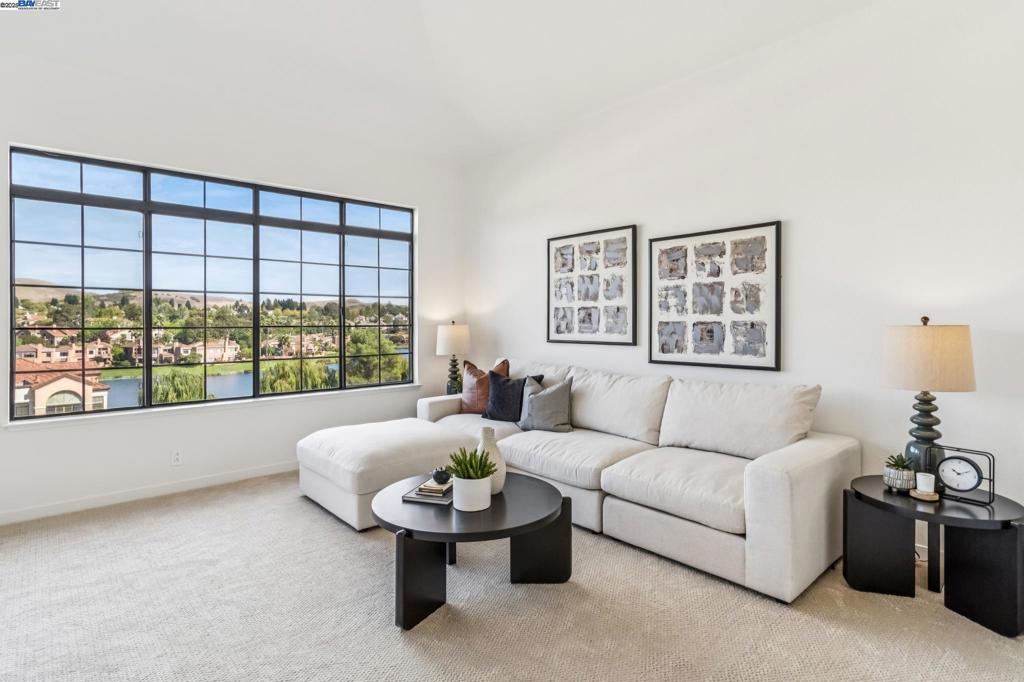 CANYON LAKES - Residential