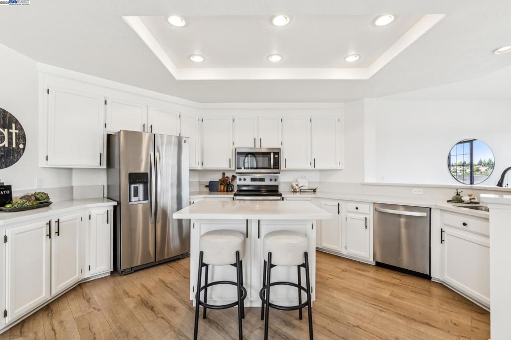 CANYON LAKES - Residential