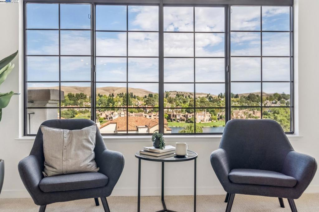 CANYON LAKES - Residential