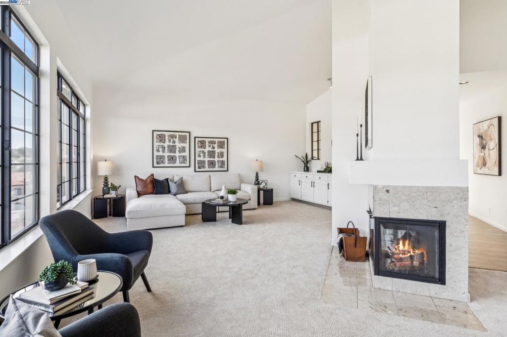 CANYON LAKES - Residential