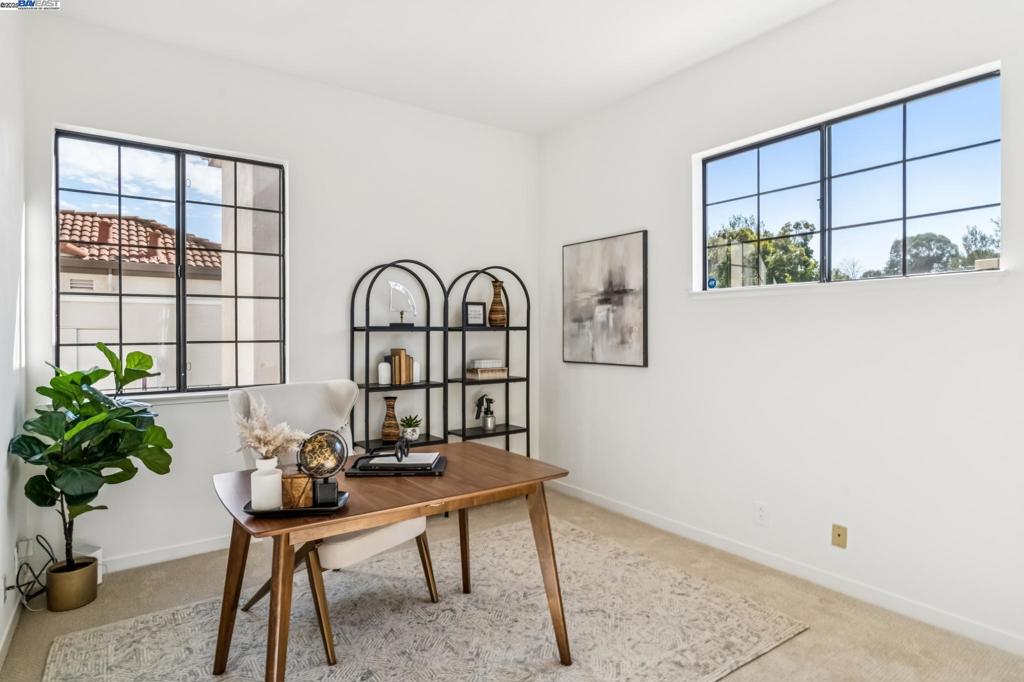 CANYON LAKES - Residential