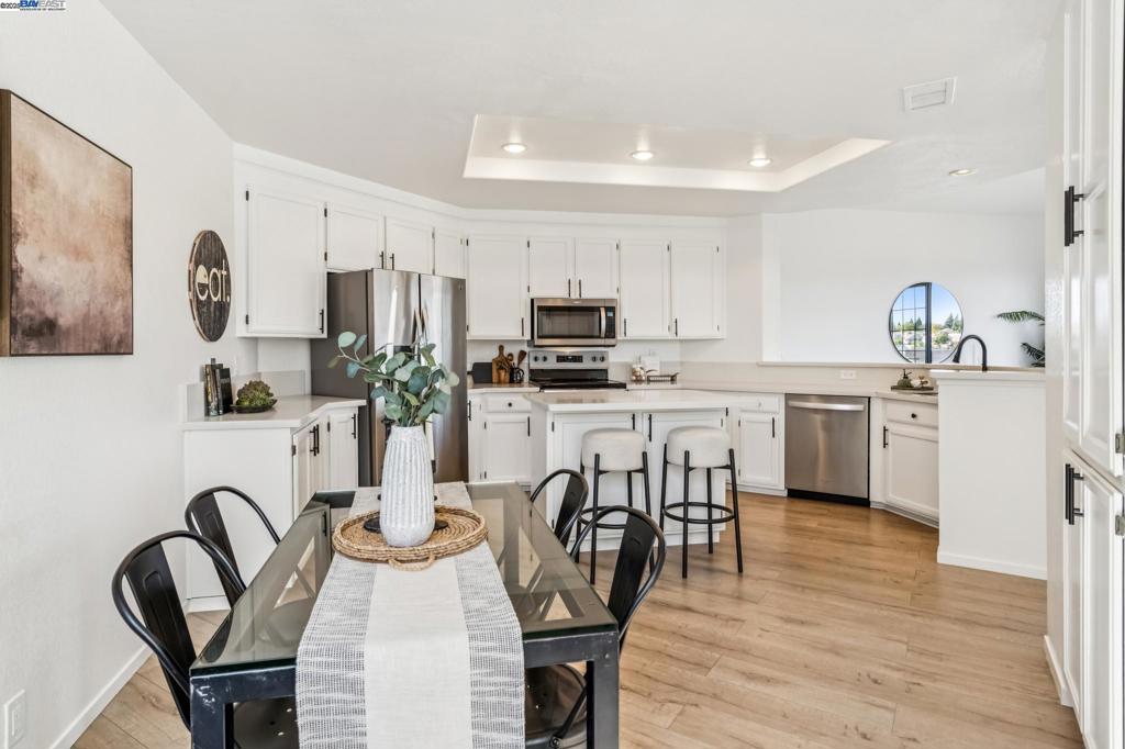 CANYON LAKES - Residential