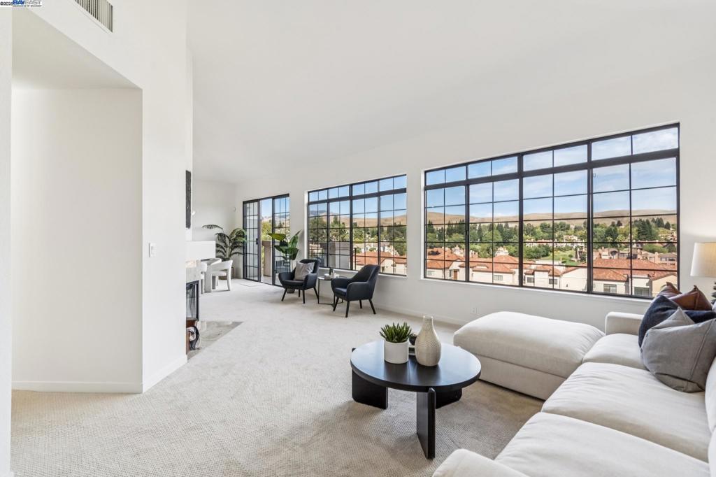 CANYON LAKES - Residential