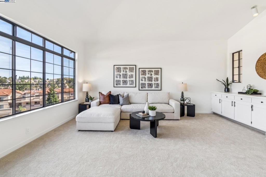 CANYON LAKES - Residential