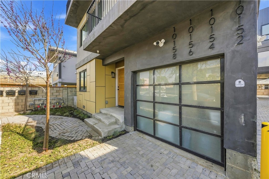 10158 Regent Street