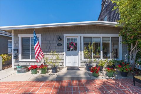 711 Goldenrod Avenue Corona Del Mar CA 92625