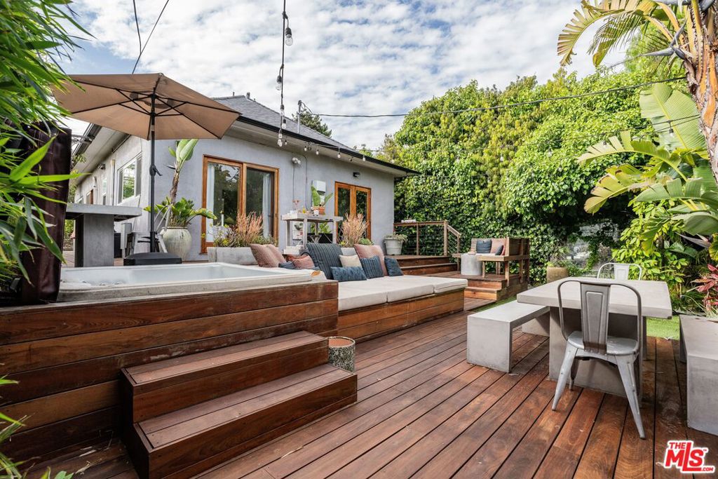 416 Brooks Avenue, Venice CA 90291