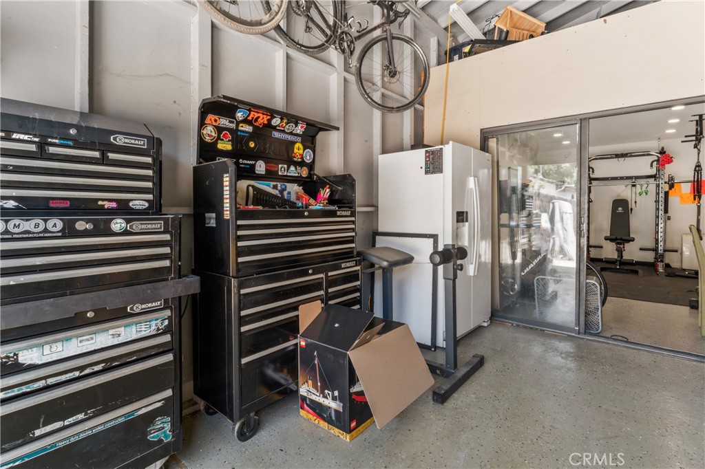 3909 Oakwood Place
