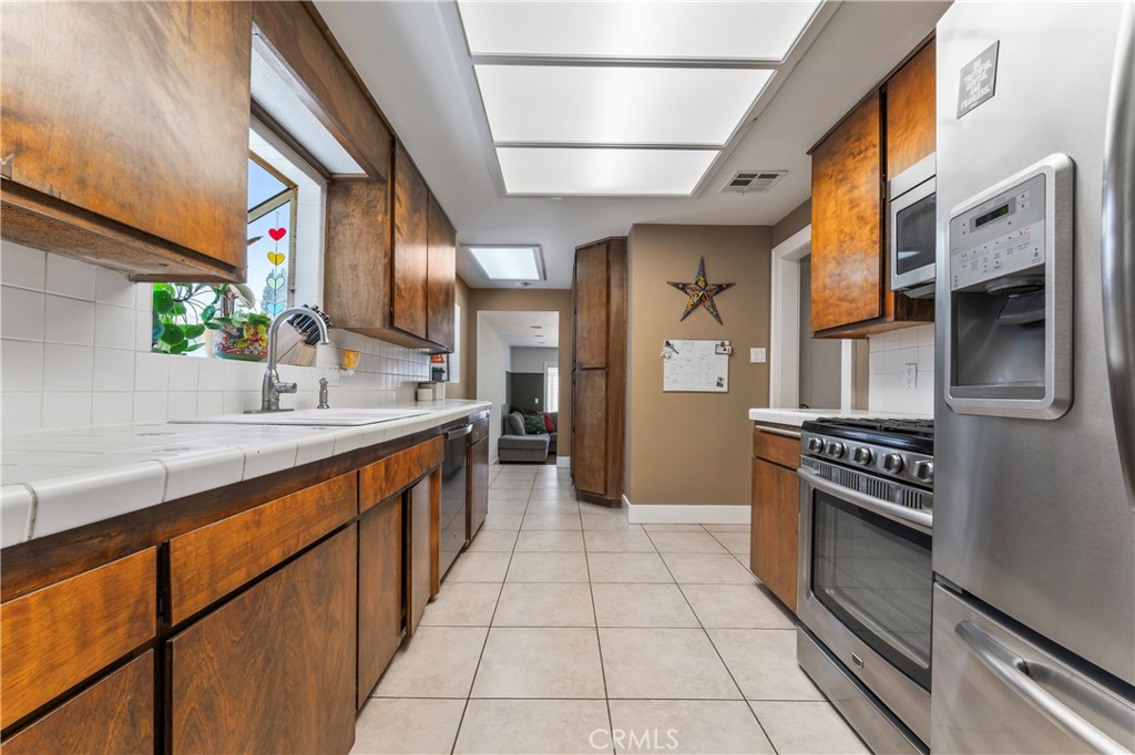 3909 Oakwood Place