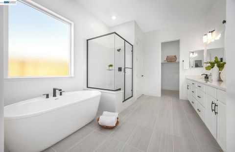 Photo of 1037 Bradbury Dr, Discovery Bay, CA 94505 (MLS # 41128301)