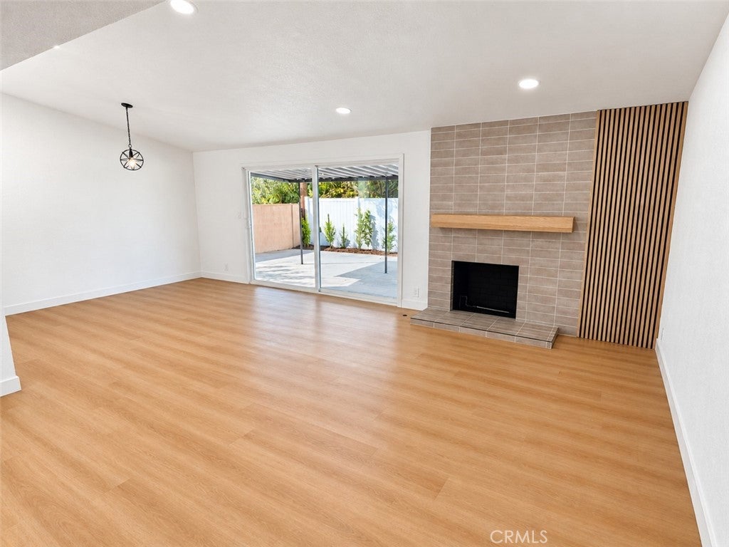 2109 W Gage