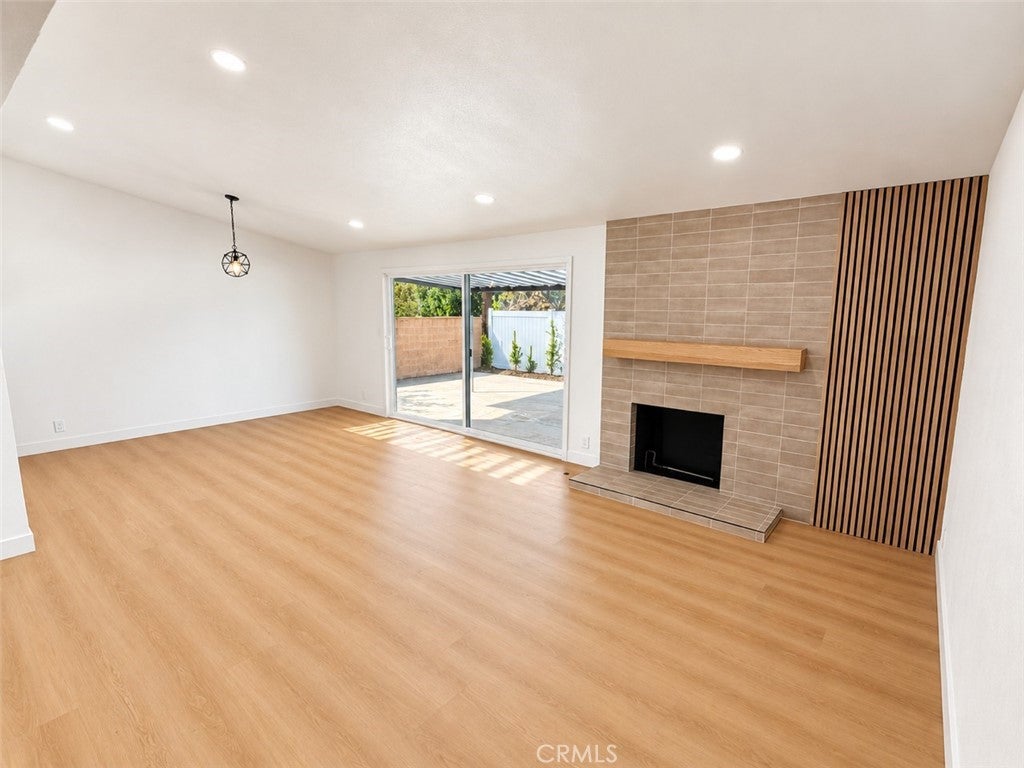 2109 W Gage