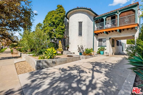 Photo of 420 N Orange Drive, Los Angeles, CA 90036 (MLS # 26963891)