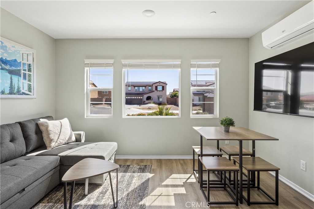 Mariposa Pointe - Residential Lease