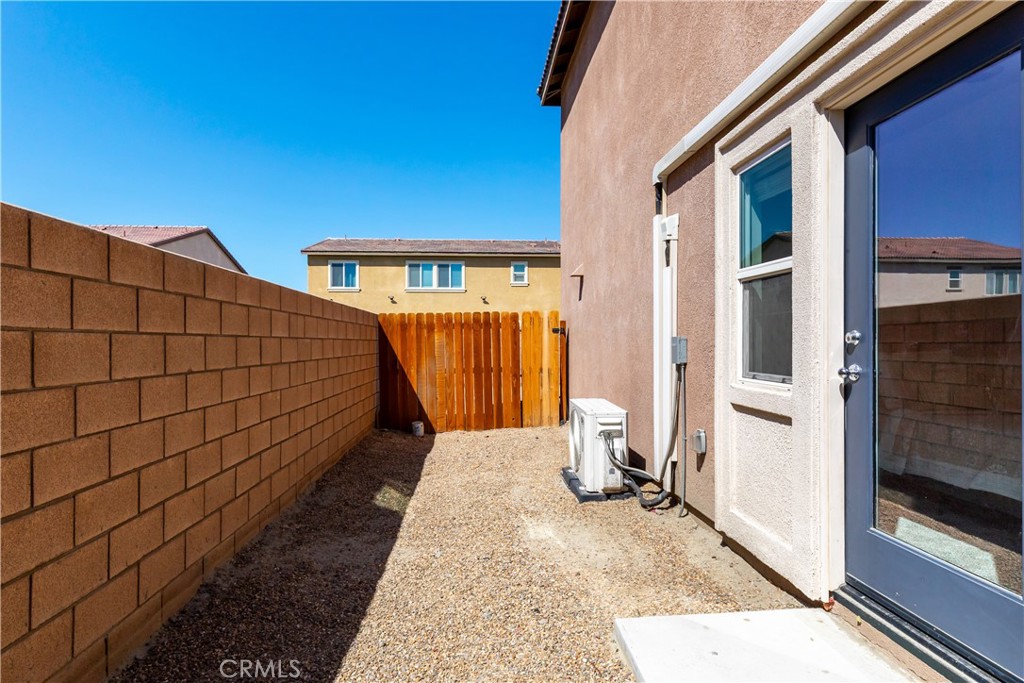 Mariposa Pointe - Residential Lease