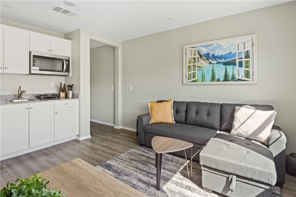 Mariposa Pointe - Residential Lease