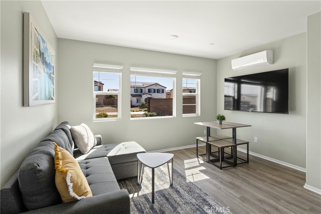 Mariposa Pointe - Residential Lease