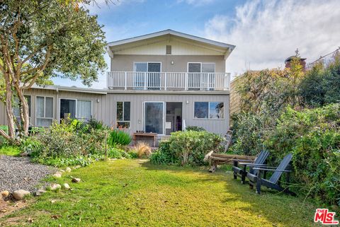 Photo of 555 AGATE Street, Laguna Beach, CA 92651 (MLS # 26658979)