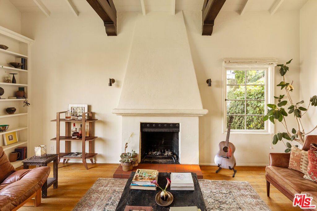 Properties 1 3468 Troy Drive