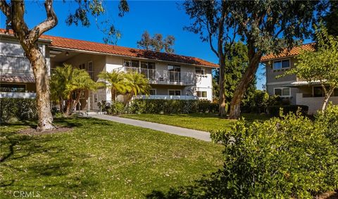 Photo of 660 Avenida Sevilla #P, Laguna Woods, CA 92637 (MLS # OC25047922)