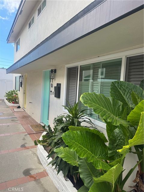 Photo of 410 E Plymouth St, Long Beach, CA 90805 (MLS # SB26081662)