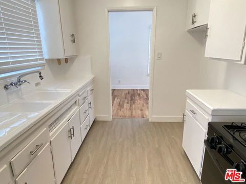 Tiny photo for 2616 S Barrington Avenue, Los Angeles, CA 90064 (MLS # 26637083)
