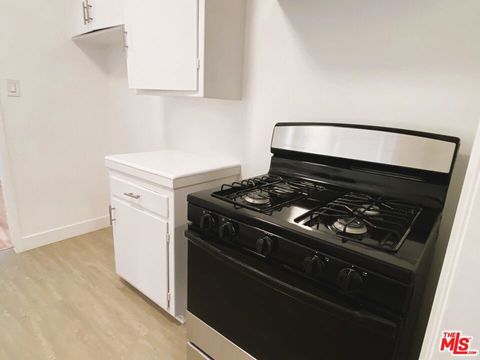 Tiny photo for 2616 S Barrington Avenue, Los Angeles, CA 90064 (MLS # 26637083)