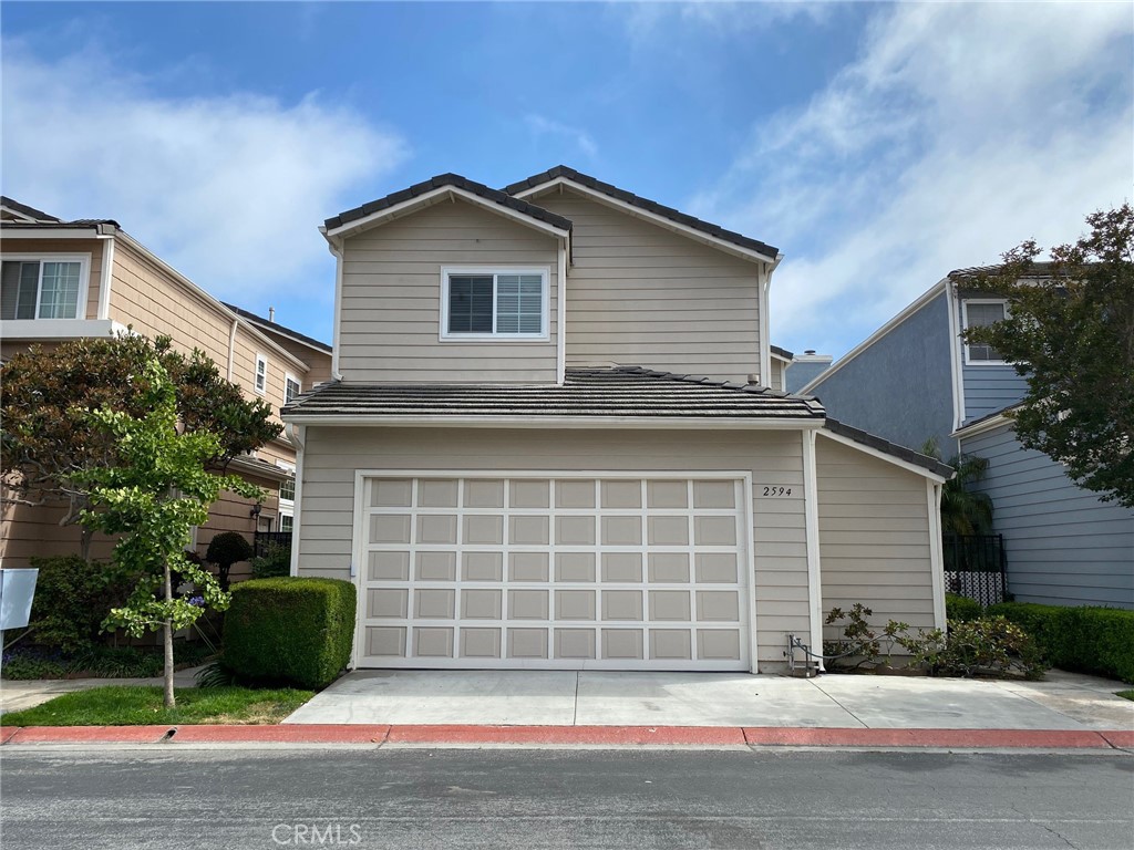 Located in the heart of Torrance, "South Bayport" is a gated single-family home community.
This elegant residence features 3 bedrooms and 2.5 bathrooms. On the first floor, a spacious living and dining area with a fireplace welcomes you beside the entrance. The remodeled kitchen flows seamlessly into a large family room, creating an efficient and open layout. A guest powder room and laundry area lead directly to the attached two-car garage.
Upstairs, you’ll find a spacious primary bedroom with its own fireplace. A large walk-in closet leads to the master bathroom, which includes a separate shower and bathtub.
Conveniently located near restaurants, shopping, and freeways, this home is perfect for families seeking both comfort and accessibility.